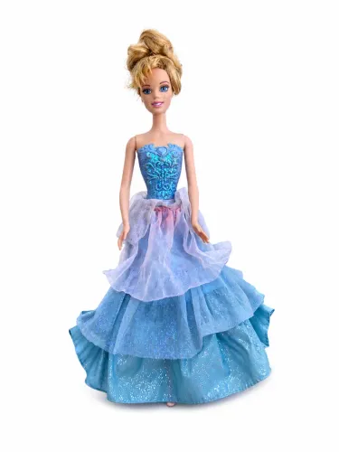 Boneca Cinderela com vestido que transforma da Disney usada 