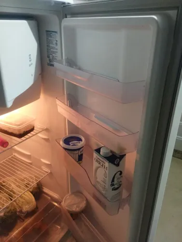 Geladeira Eletrolux 240l