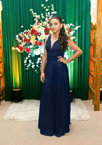 vestido de festa ,todo em renda toly e seda