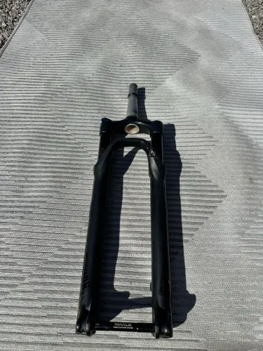 Suspensão Rockshox Reba