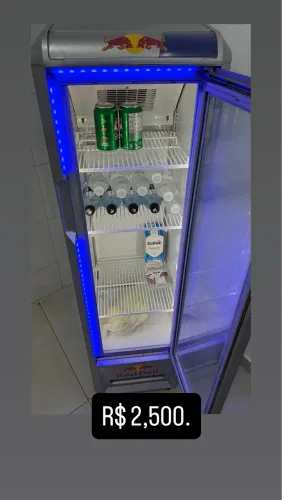 Geladeira Redbull