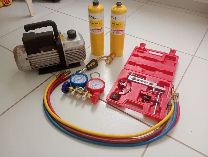 Kit manifould, bomba de vácuo, massarico para ar condicionado