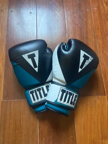 Luva de Boxe / Muay Thai Title 14oz