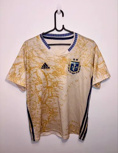 Camisa Seleção Argentina - Modelo com mapa do país