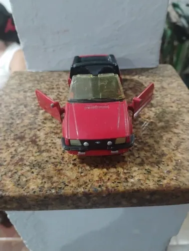 Miniatura carrinho Ford Scort XR3 conversível coleção carros inesquecíveis do Brasil 