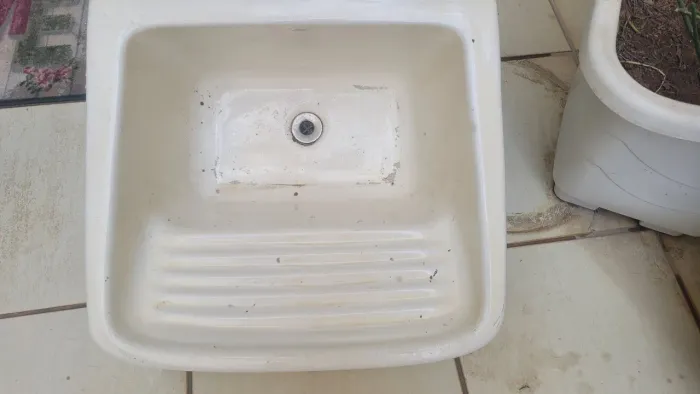 Tanque simples de louça 0,5mx0,5m