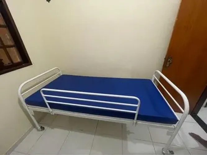 Cama hospitalar 2 manivelas (NOVA)