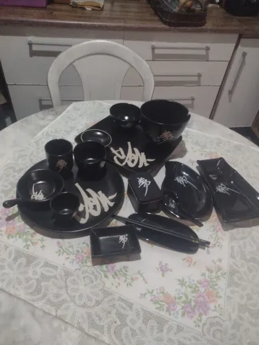 Jogo sushi japonês p/2 pessoas.ceramica porcelana preta