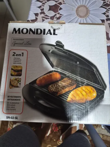Sanduicheira Mondial Nova!!!