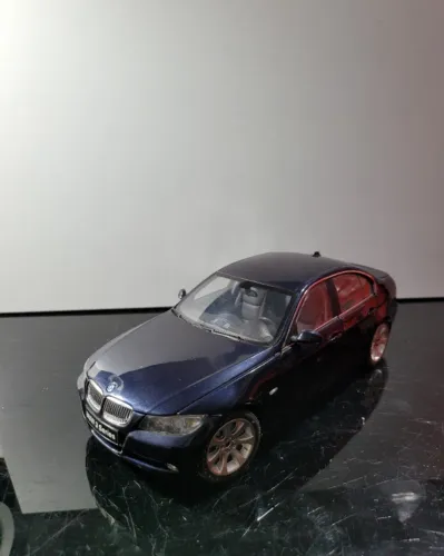 Miniatura 1:18 BMW serie 3 kyosho sedan abre tudo
