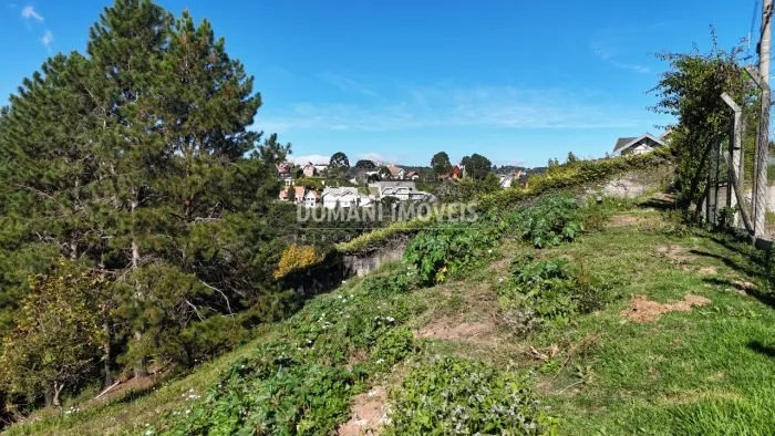 Maravilhoso Lote com Vista Panorâmica na Região do Alto da Vila Inglesa - Campos do Jordão