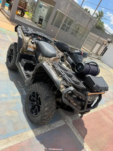 Quadriciclo can am 650 outlander Max