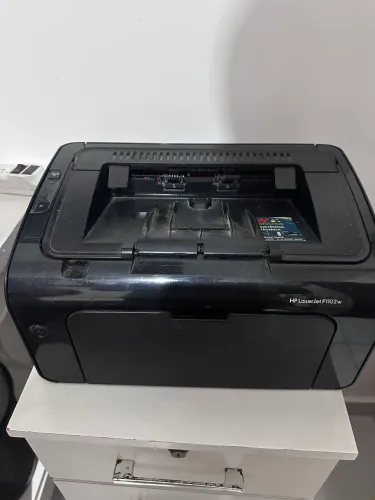 Impressora laser em perfeito funcionamento