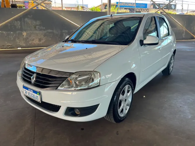 Renault Logan Expression Hi-flex 1.6 8V 4P 2013