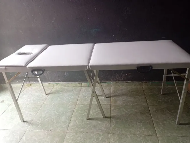 Maca mala retrátil com abertura para o rosto