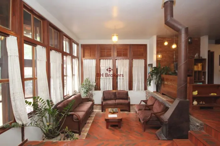 Casa 3 quartos; 1150m²; 4 vagas; Ville de Montagne