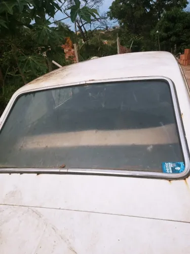 Vendo Corcel 73 baratinho, para desocupar lugar