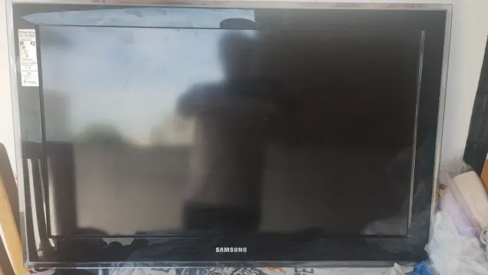 TV Samsung 32" LCD modelo LN32D550 - ACEITO PROPOSTA