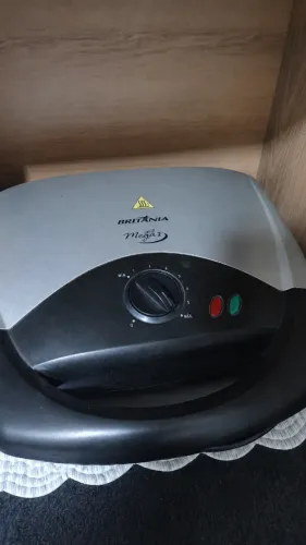 Assadeira Grill Britânia Mega 2
