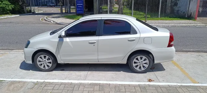 Toyota Etios X Plus Sedan 1.5 Flex 16V 4P Aut. 2019
