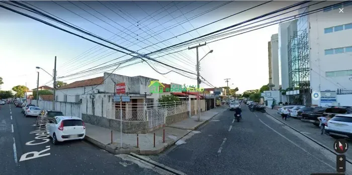 Casa com 4 dormitórios à venda. 228 m² por 1000000,00 - Centro - Teresina/PI