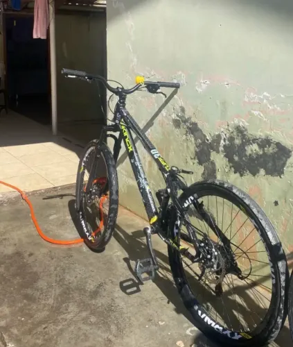 bicicleta viking em bom estado com pneu traseiro mucho