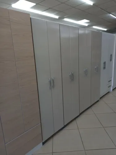 Armário multiuso novo montado 
