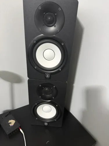 Caixa de som Yamaha HS5