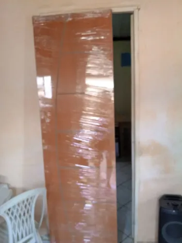Vendo porta para banheiro