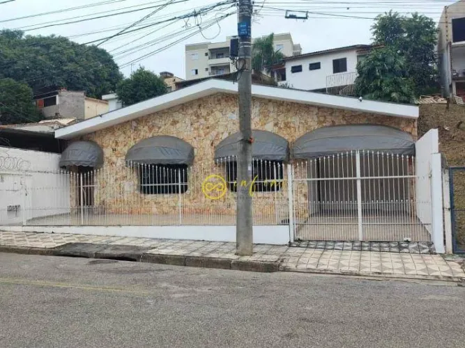 Casa com 2 Quartos para alugar, 130 m² por R$ 3.900/mês - Vila Trujillo - Sorocaba/SP