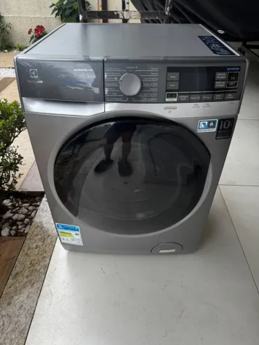 Maquina lavar e secar Eletrolux inverter 11 KG 127v