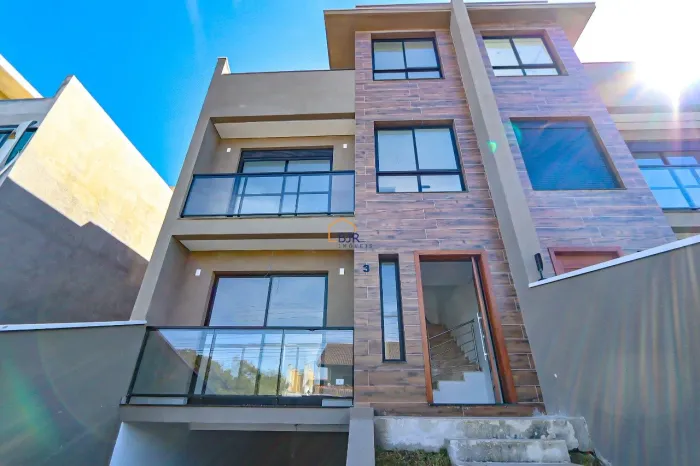 Triplex para venda com 268m², com 3 quartos no Bom Retiro - Curitiba - PR