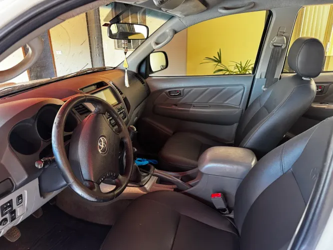 Toyota Hilux CD SRV D4-d 4X4 3.0 TDI Dies 2010
