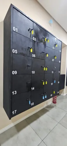 Lockers Pretos (Par - 40 portas)