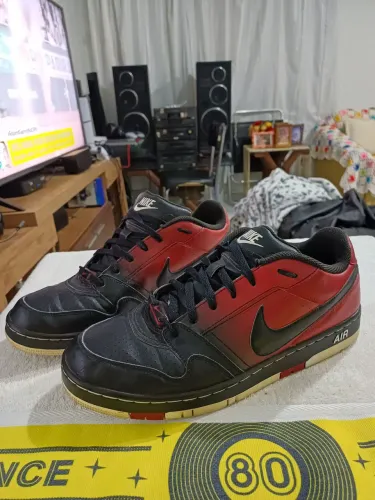 Tênis Nike Air Dunk Prestige 3 Si na cor vermelho e preto