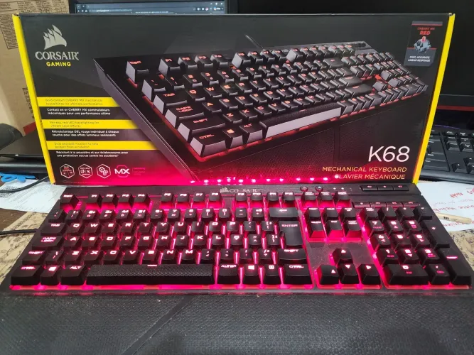 Teclado corsair K68 Red ABNT original