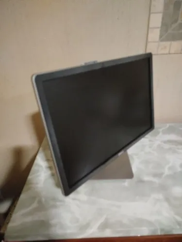 Monitor Dell modelo P2016T