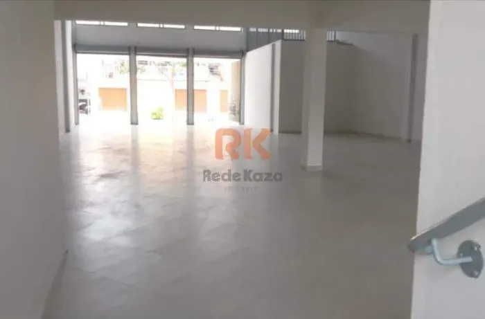 Ponto Comercial para Alugar em Copacabana, BH 875 m², Frente, 10 Vagas