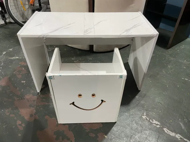 Mesa infantil com banquinho