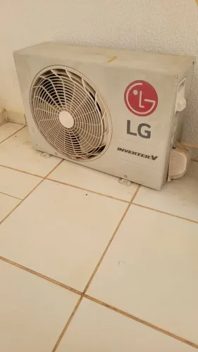 Ar condicionado 11.500 Btus LG revisado. Só colocar gás e usar