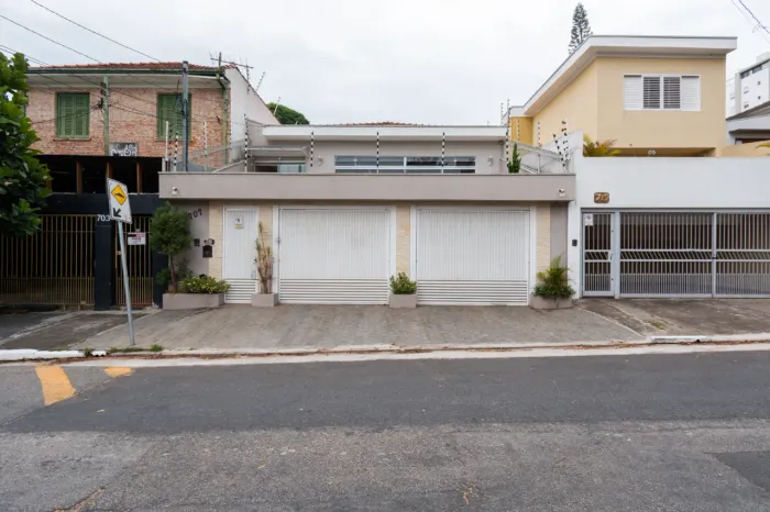 Casa para venda em Vila Ipojuca com 4 quartos, sendo 1 suíte, 317m²
