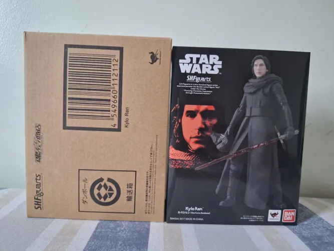 S.H.Figuarts - Kylo Ren EP VII Unmasked Tamashii Exclusive - Star Wars - Lacrado