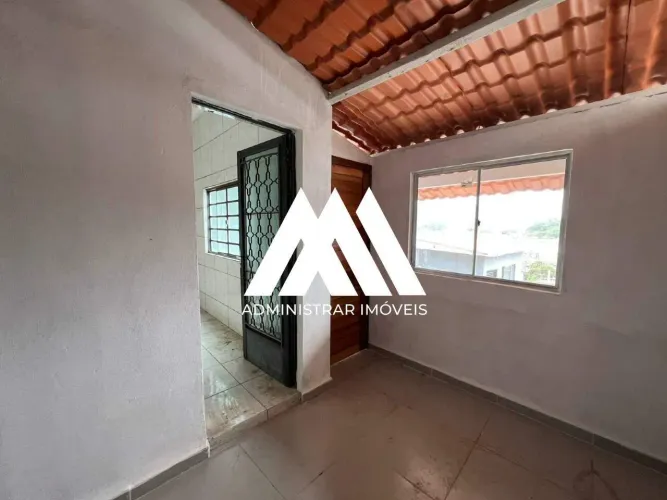 Vendo casa ampla no Santanense- Itaúna/Mg!!