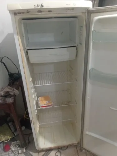 Geladeira Electrolux 110 voltes 500 reais tel *69