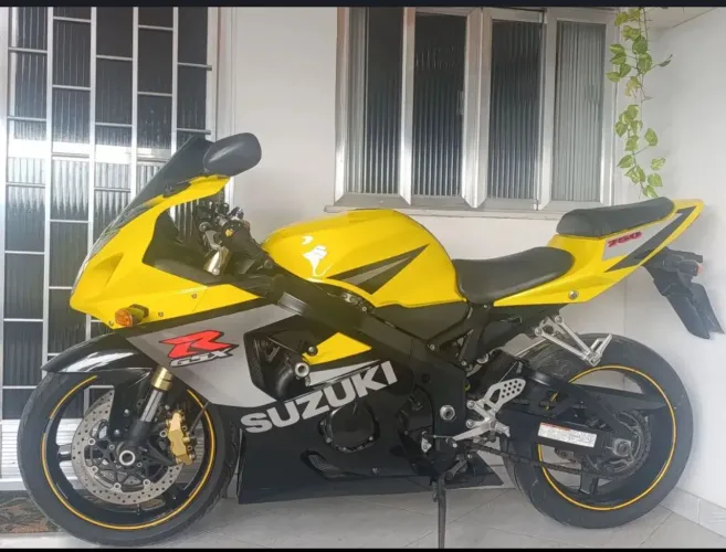 GSXR 750 SRAD ZERADA! Cbr,ninja,z1000, z800, Hayabusa, fz6, Hornet,XJ6