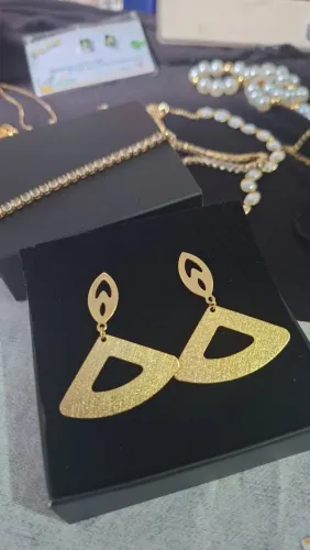 Presente Brinco Dourado