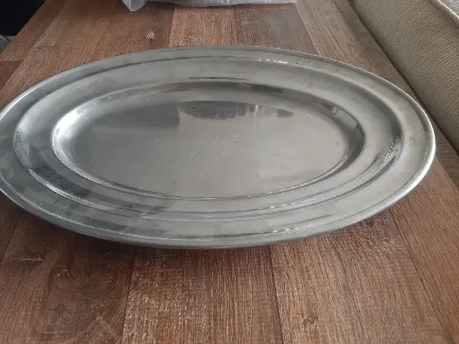 Travessa Oval rasa Fracalanza ,aço inox ,medindo 42 cm ,usada ótimo estado de conservação