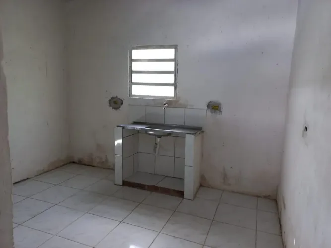 VENDE-SE ESTÁ CASA