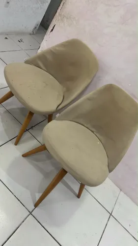 Vendo cadeira giratória e acolchoada 