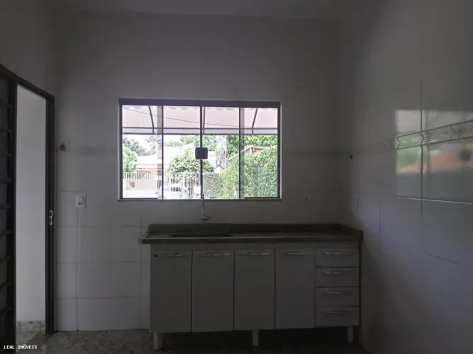 Casa para Venda em Regente Feijó, CENTRO (REGENTE FEIJÓ), 1 dormitório, 1 banheiro